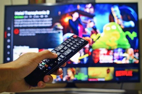 Como conectar o notebook na TV – (3 Soluções)